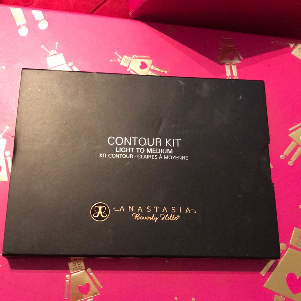 Anastasia Beverly Hills contour kit